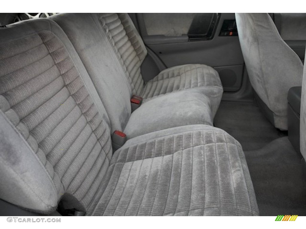 1994 Jeep Grand Cherokee SE 4x4 Rear Seat Photo #92368524