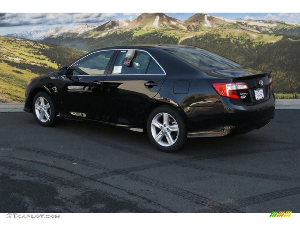 2014 Camry SE - Attitude Black Metallic / Black photo #3