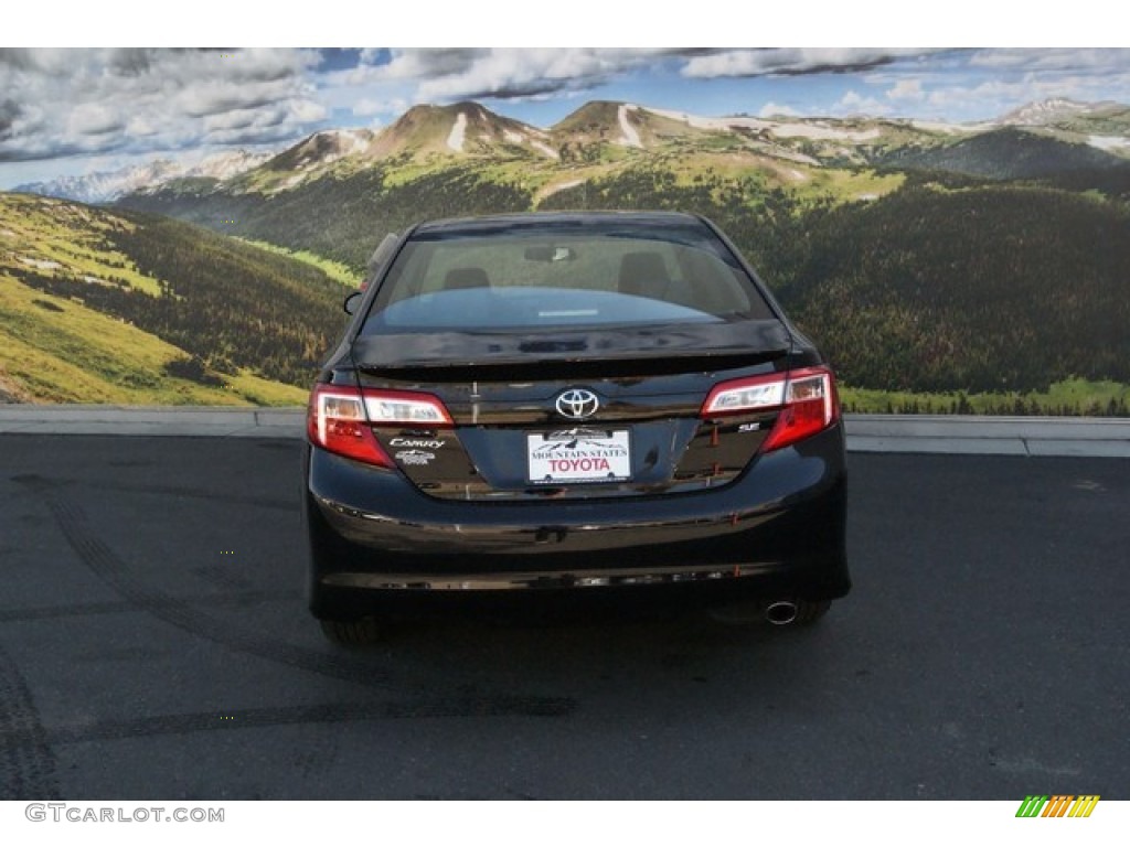 2014 Camry SE - Attitude Black Metallic / Black photo #4