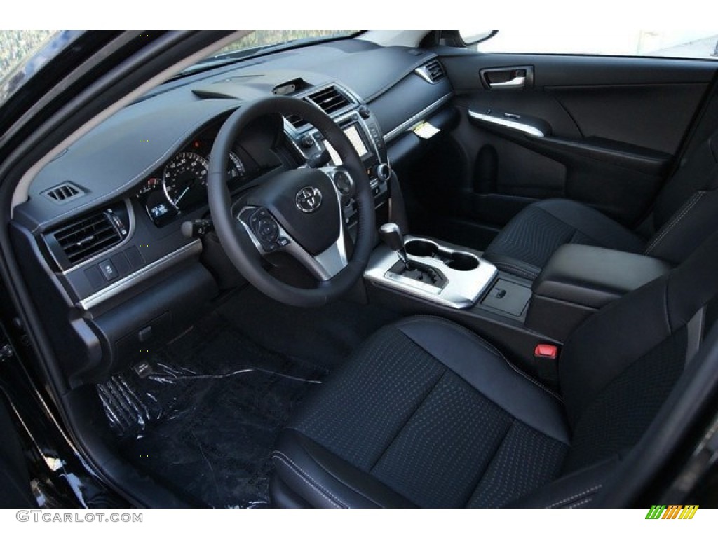 2014 Camry SE - Attitude Black Metallic / Black photo #5