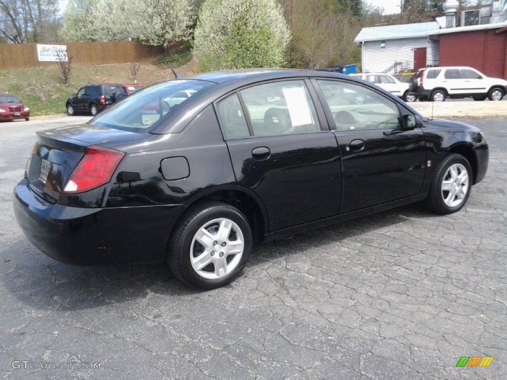 2007 ION 2 Sedan - Black Onyx / Gray photo #4