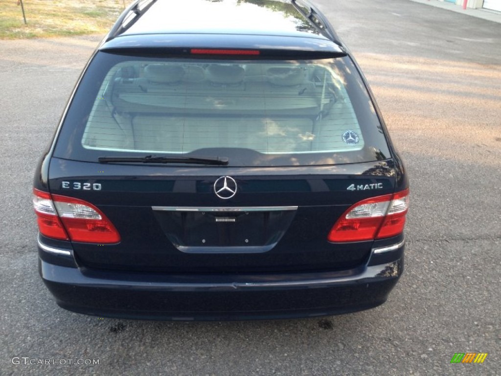2004 E 320 4Matic Wagon - Midnight Blue / Ash photo #9