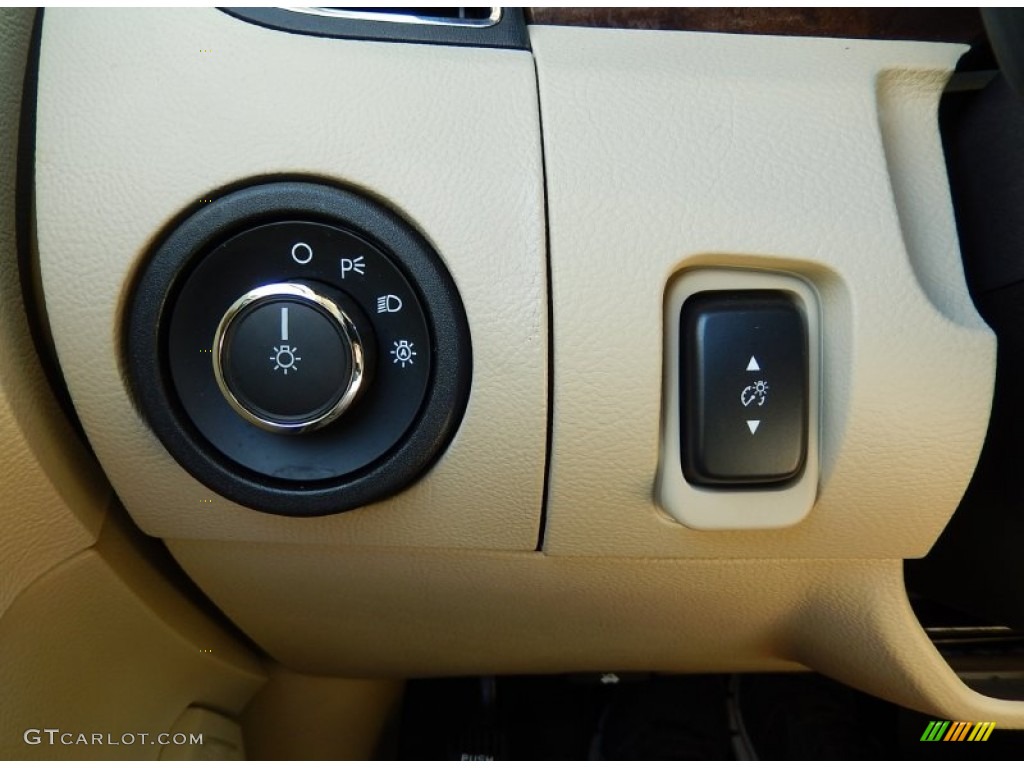 2013 Ford Taurus Limited Controls Photo #92373051