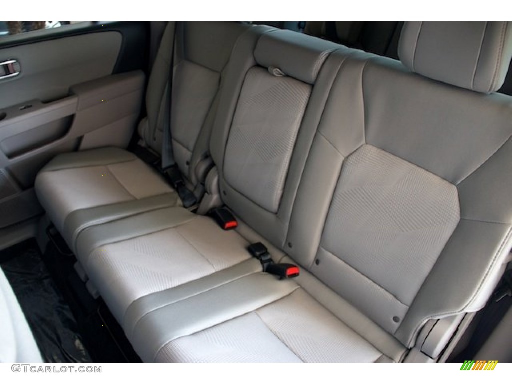 2014 Pilot LX - Taffeta White / Gray photo #16