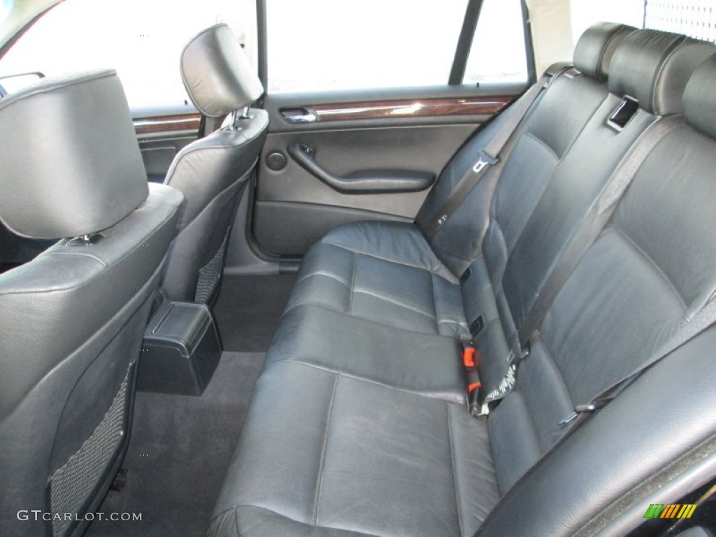 2002 BMW 3 Series 325xi Wagon Rear Seat Photos