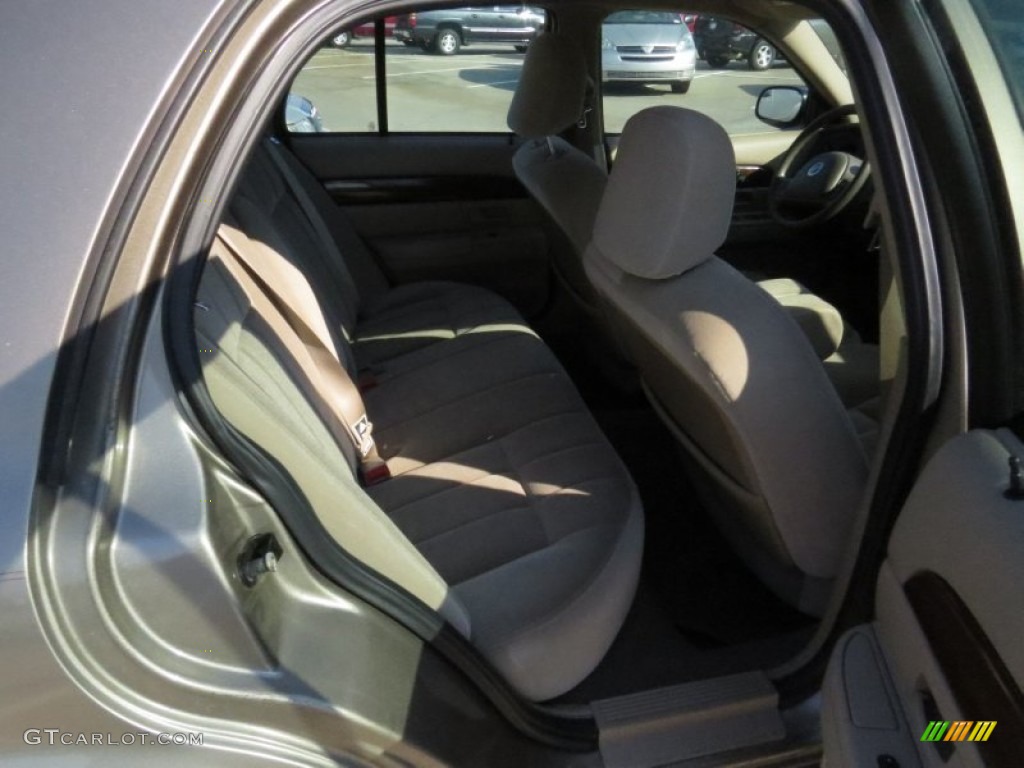 2004 Grand Marquis GS - Arizona Beige Metallic / Medium Parchment photo #11