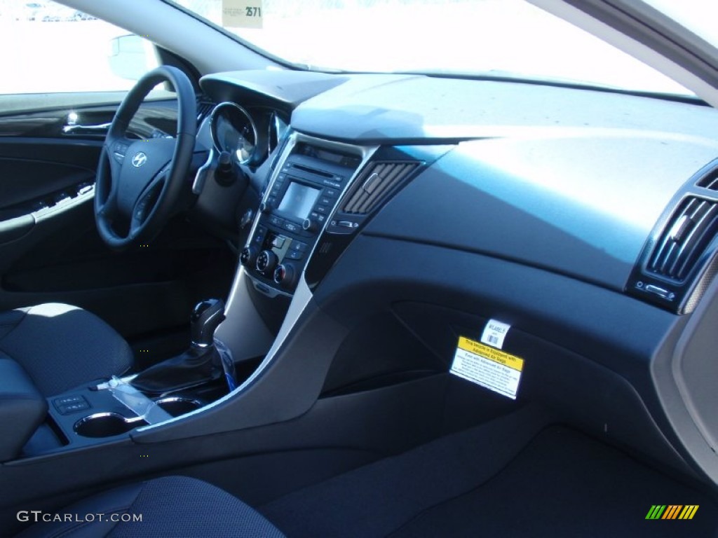 2014 Sonata SE - Pearl White / Black photo #17