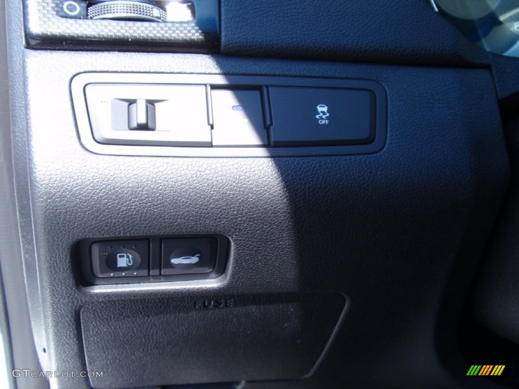 2014 Sonata SE - Pearl White / Black photo #32