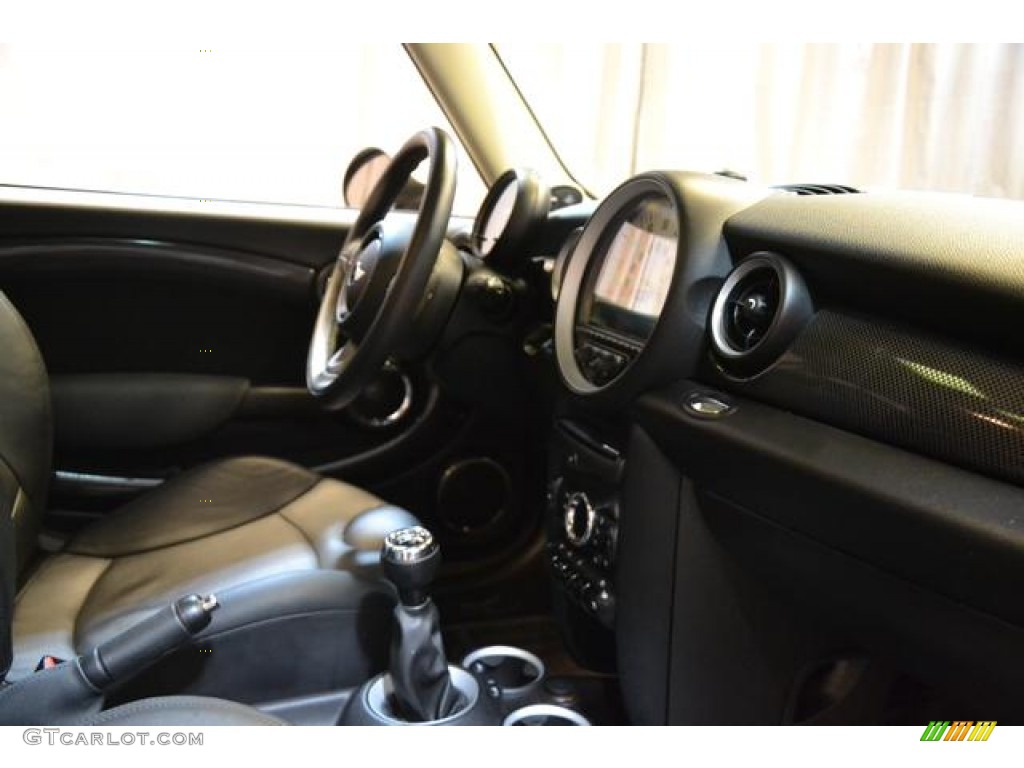 2011 Cooper S Hardtop - British Racing Green II / Punch Carbon Black Leather photo #13