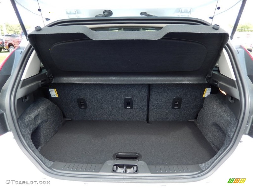 2014 Ford Fiesta Titanium Hatchback Trunk Photo #92400210