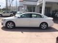 Candy White - Passat 2.5L SE Photo No. 2