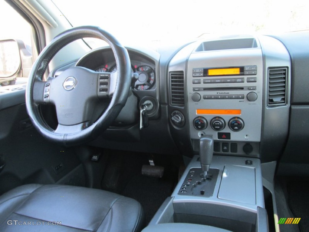 2007 Titan SE Crew Cab 4x4 - Smoke Gray / Graphite Black/Titanium photo #16