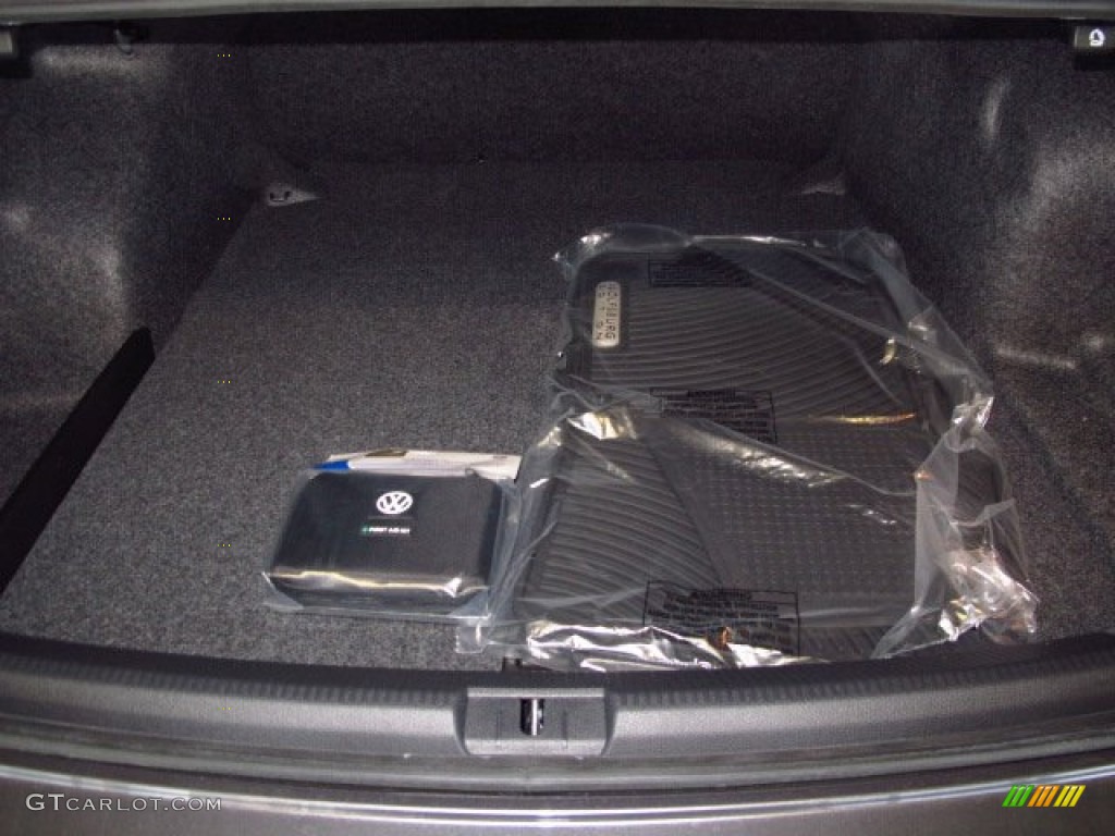 2014 Volkswagen Passat 1.8T Wolfsburg Edition Trunk Photos