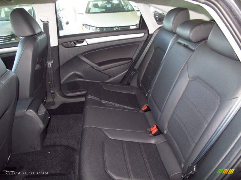 2014 Volkswagen Passat 1.8T Wolfsburg Edition Interior Color Photos