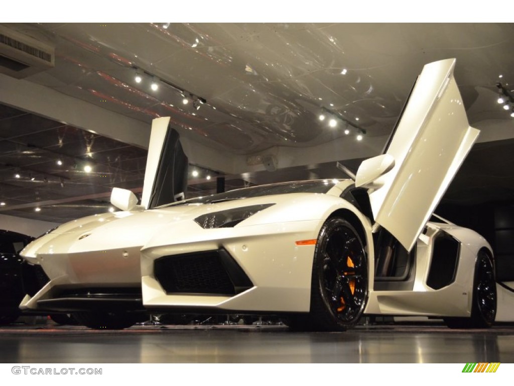 Bianco Isis 2012 Lamborghini Aventador LP 700-4 Exterior Photo #92429592