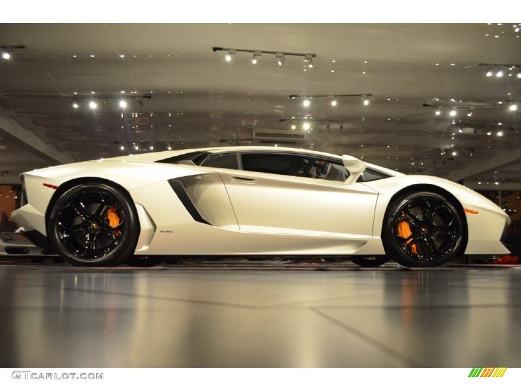 Bianco Isis 2012 Lamborghini Aventador LP 700-4 Exterior Photo #92429787