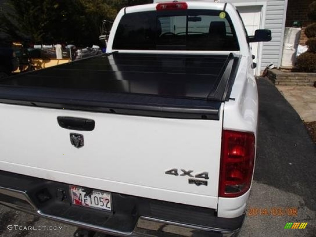 2006 Ram 1500 Laramie Quad Cab 4x4 - Bright White / Medium Slate Gray photo #4