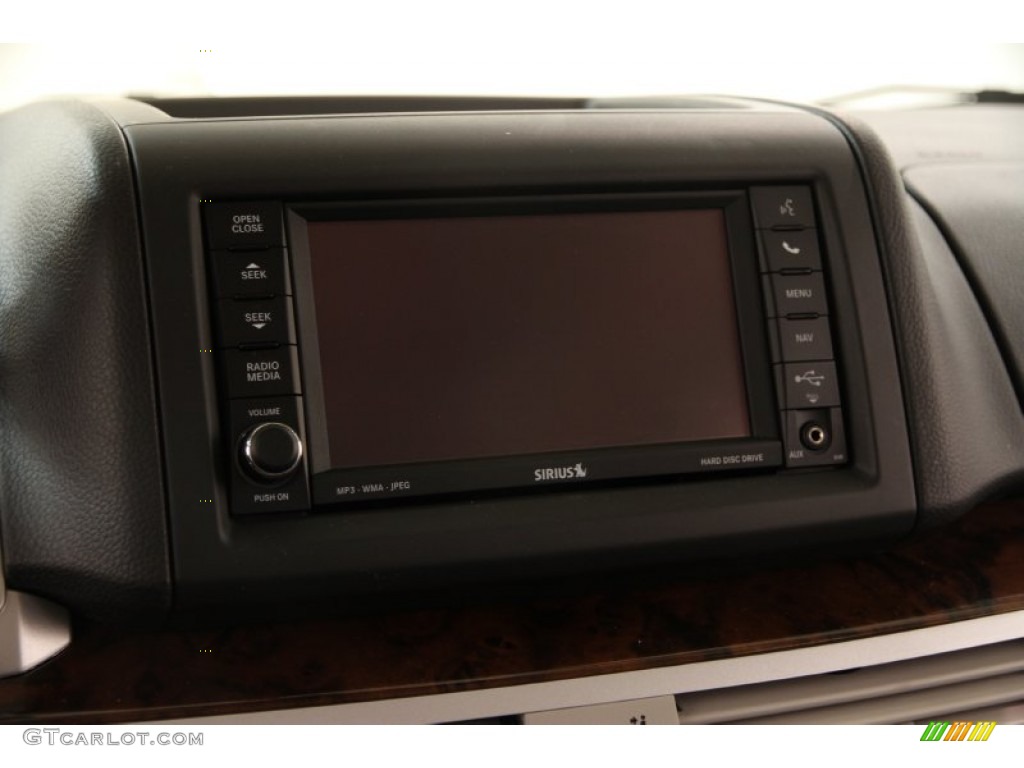 2013 Volkswagen Routan SEL Premium Navigation Photo #92435251