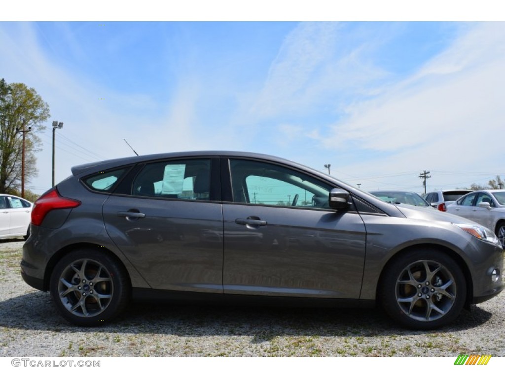 2014 Focus SE Hatchback - Sterling Gray / Charcoal Black photo #2