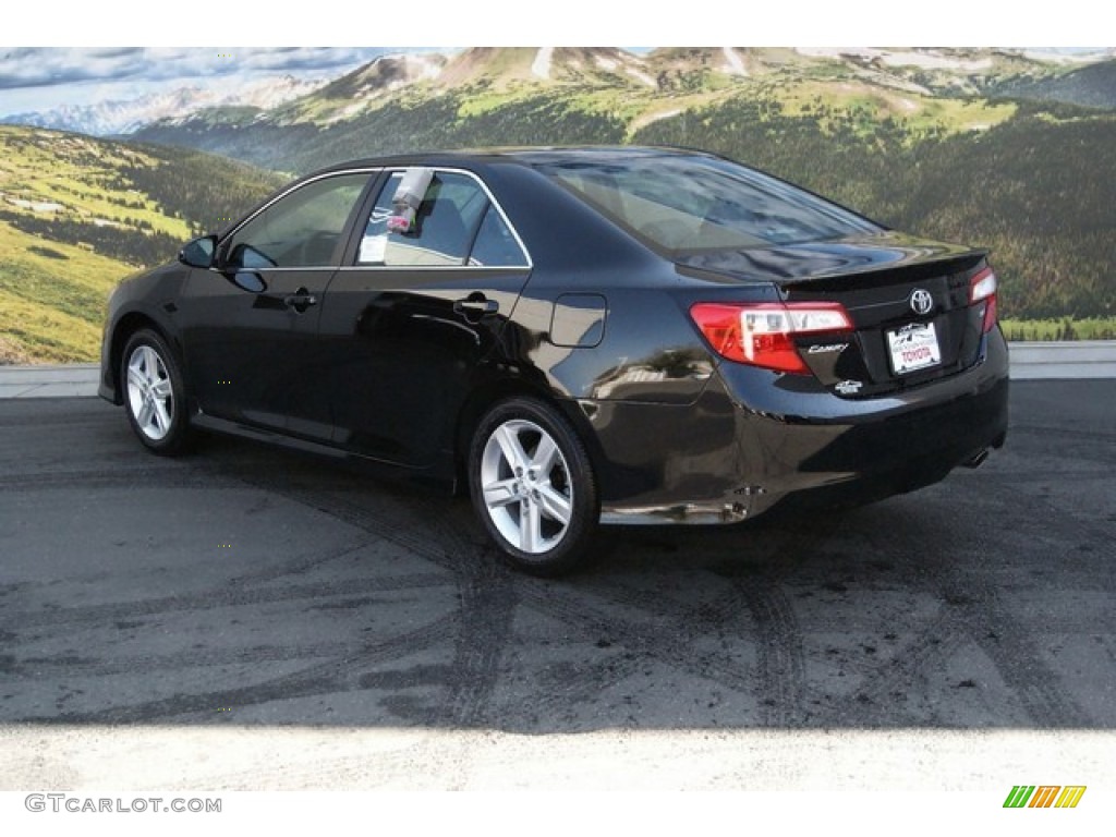 2014 Camry SE - Attitude Black Metallic / Black photo #3