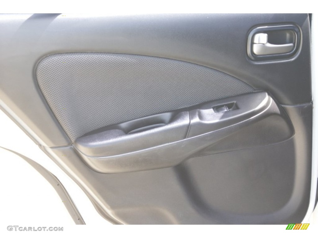 2006 Sentra 1.8 S - Cloud White / Taupe Beige photo #13