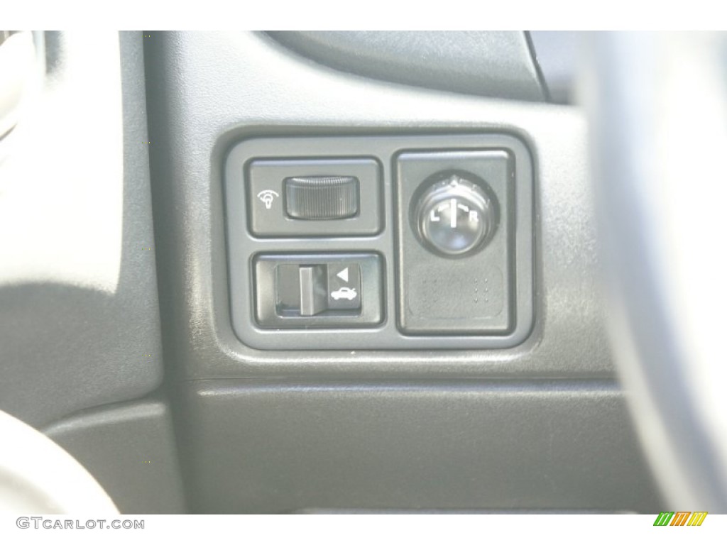 2006 Sentra 1.8 S - Cloud White / Taupe Beige photo #32