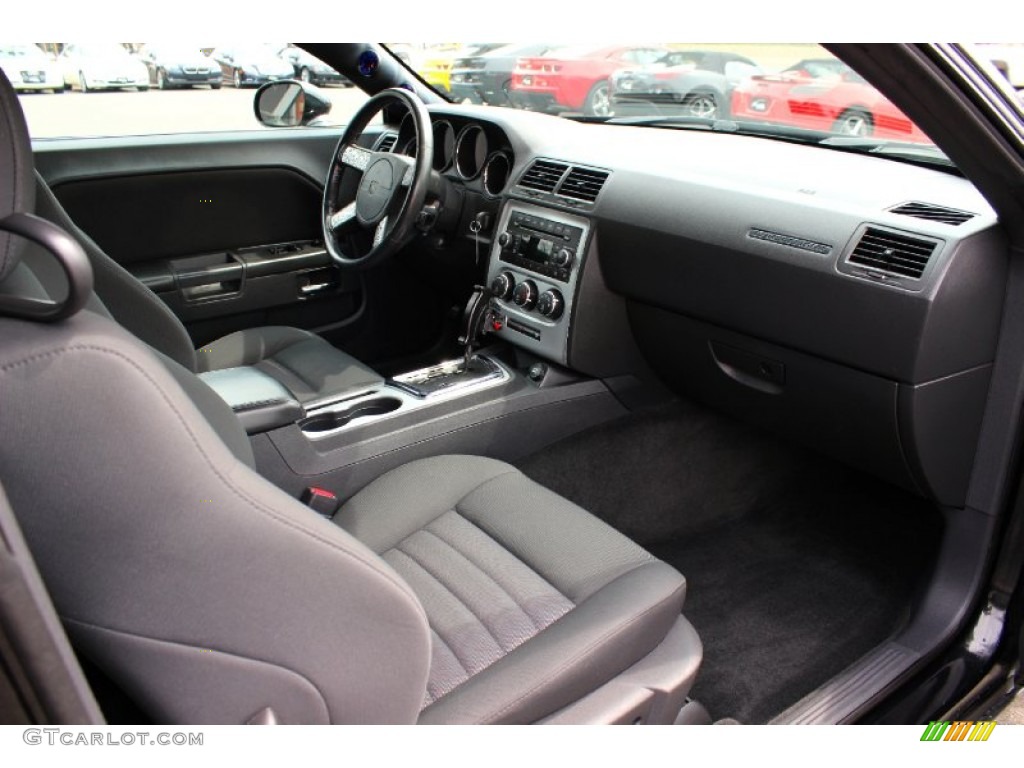 2009 Challenger SE - Brilliant Black Crystal Pearl Coat / Dark Slate Gray photo #26