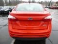 Race Red - Fiesta SE Sedan Photo No. 3