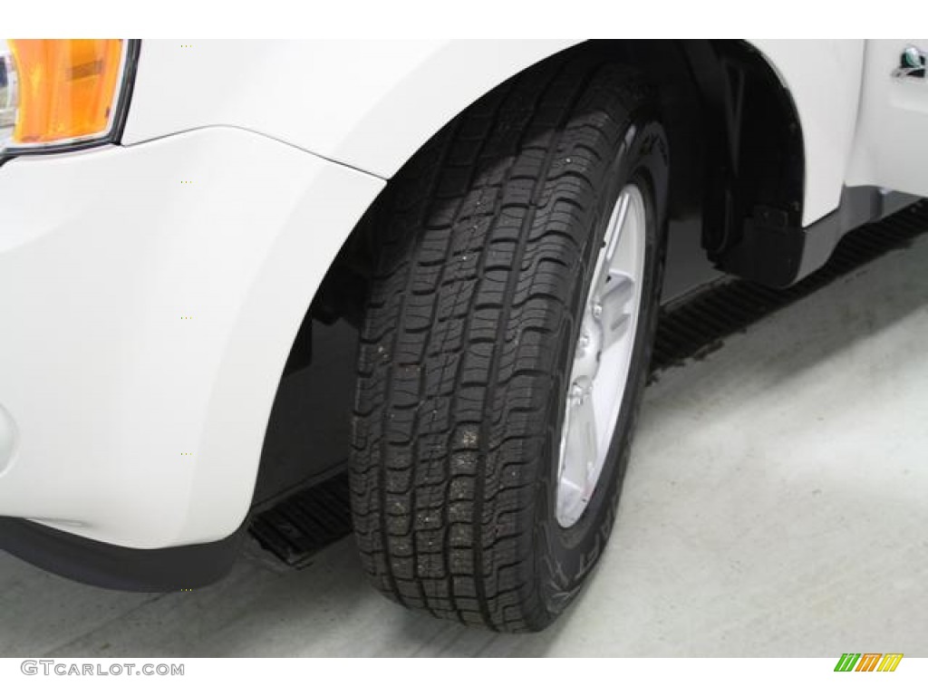 2009 Escape Hybrid - Oxford White / Stone photo #17