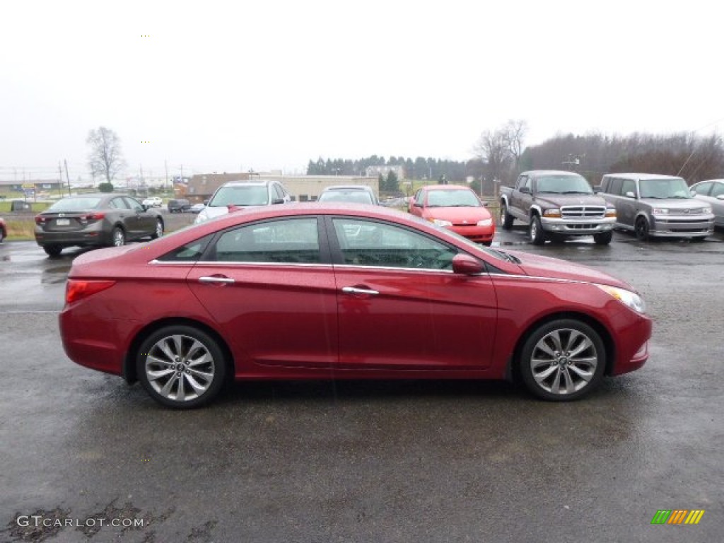 2011 Sonata SE - Venetian Red / Black photo #5