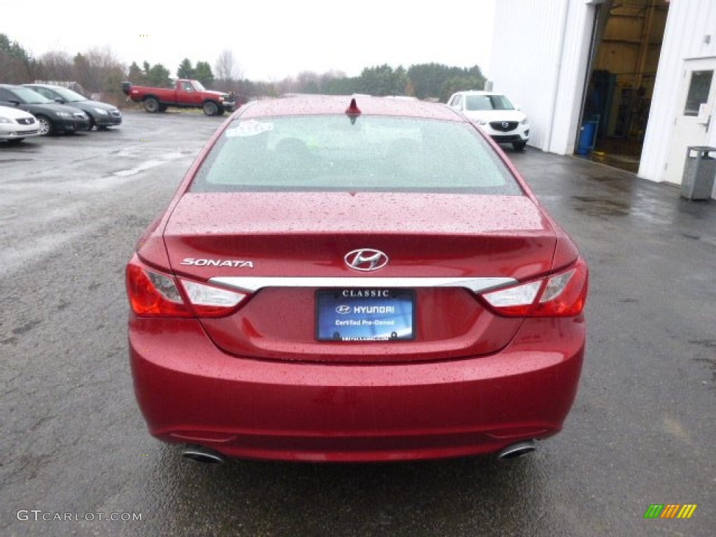 2011 Sonata SE - Venetian Red / Black photo #7