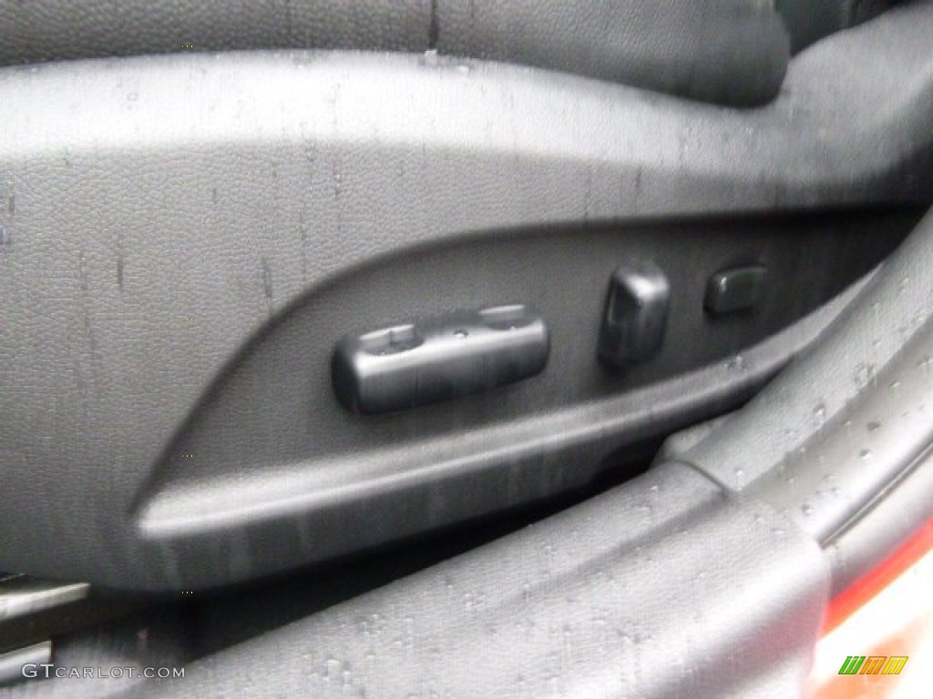 2011 Sonata SE - Venetian Red / Black photo #14