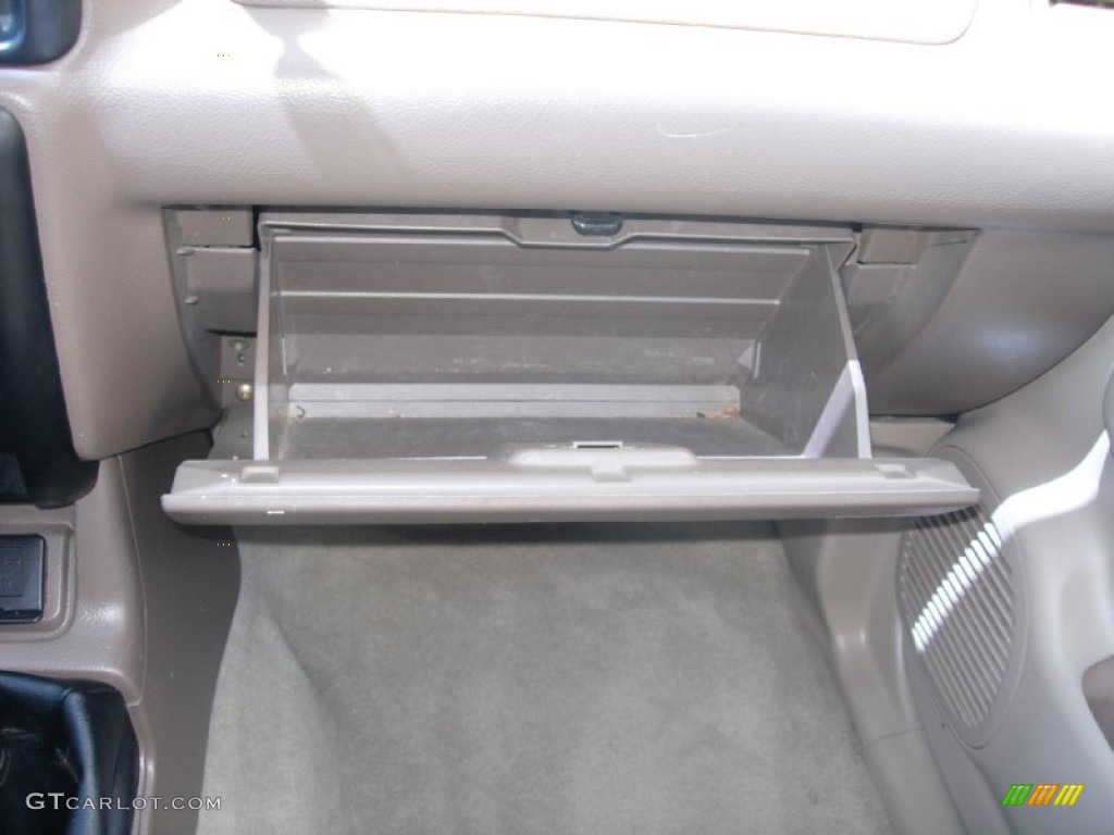 2000 Rodeo LS 4WD - Alpine White / Beige photo #18