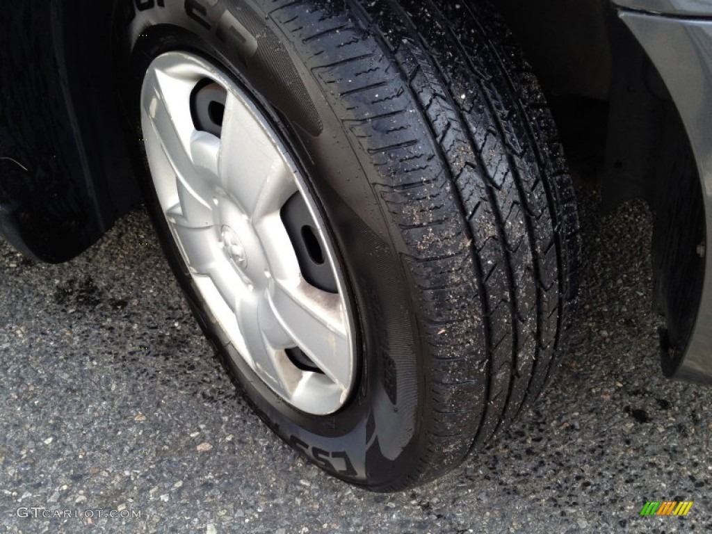2004 Stratus SE Sedan - Graphite Metallic / Dark Slate Gray photo #2
