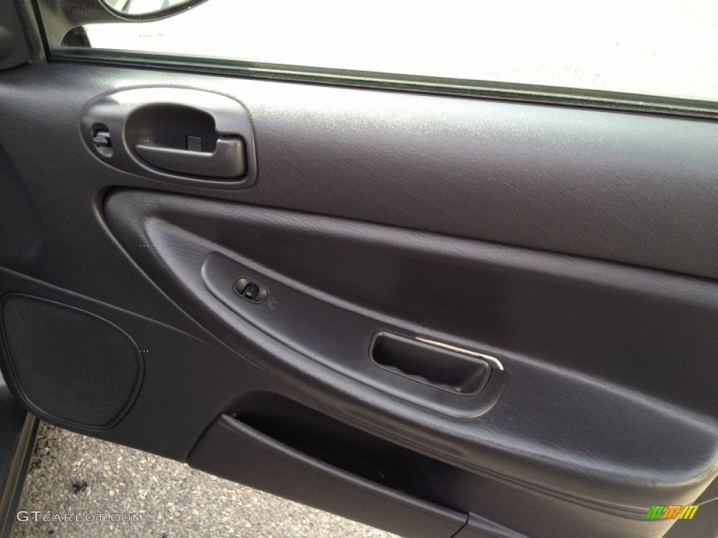 2004 Stratus SE Sedan - Graphite Metallic / Dark Slate Gray photo #9