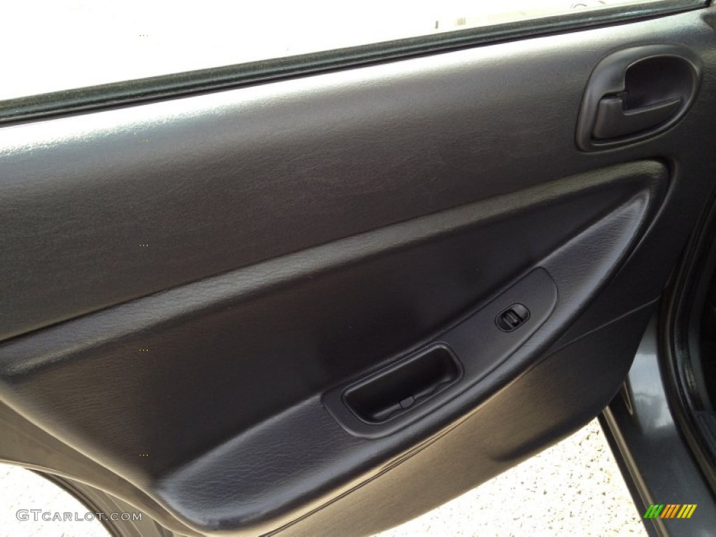 2004 Stratus SE Sedan - Graphite Metallic / Dark Slate Gray photo #19