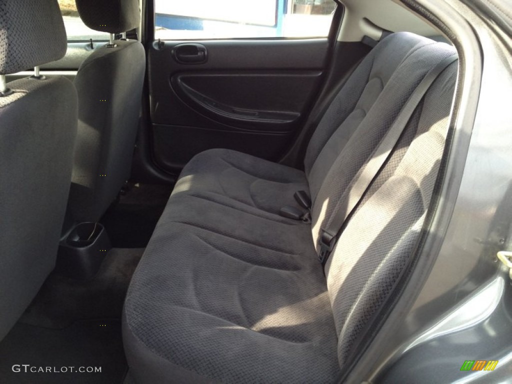 2004 Stratus SE Sedan - Graphite Metallic / Dark Slate Gray photo #20