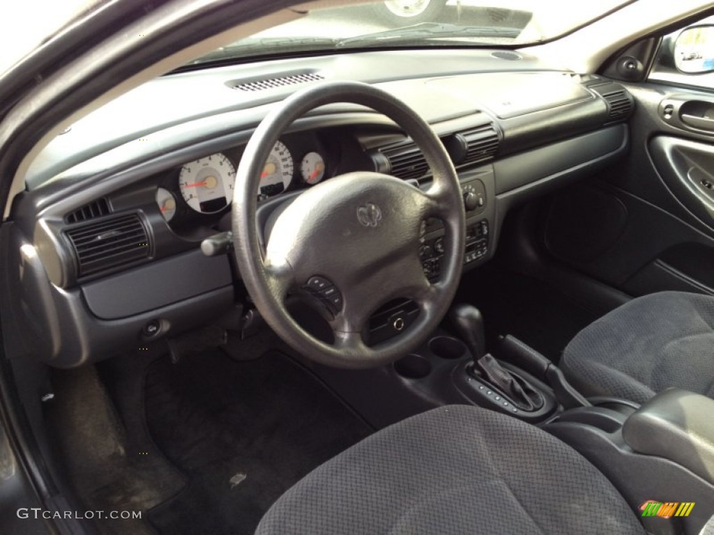 2004 Stratus SE Sedan - Graphite Metallic / Dark Slate Gray photo #22