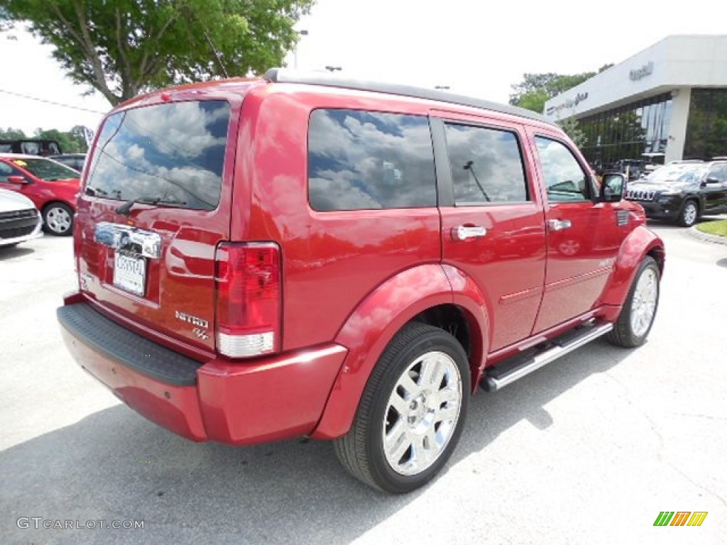 2009 Nitro R/T - Inferno Red Crystal Pearl / Dark Slate Gray photo #9