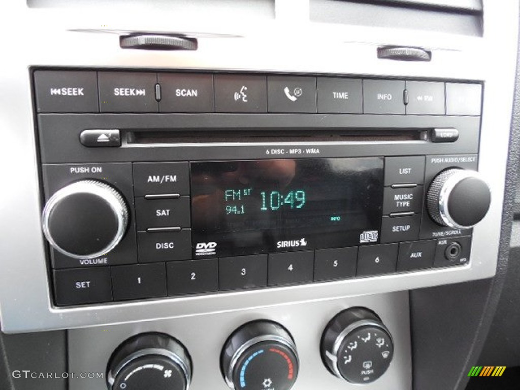 2009 Dodge Nitro R/T Audio System Photos