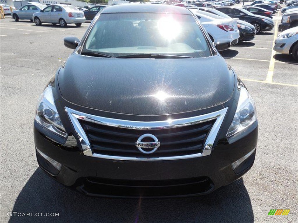2013 Altima 2.5 S - Super Black / Charcoal photo #2