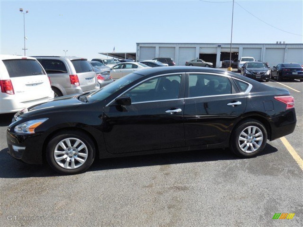2013 Altima 2.5 S - Super Black / Charcoal photo #6
