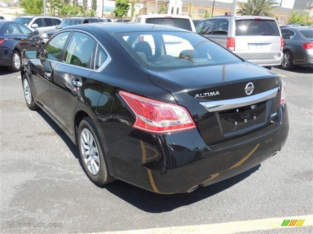 2013 Altima 2.5 S - Super Black / Charcoal photo #7