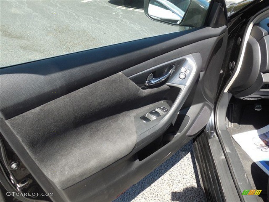 2013 Altima 2.5 S - Super Black / Charcoal photo #12