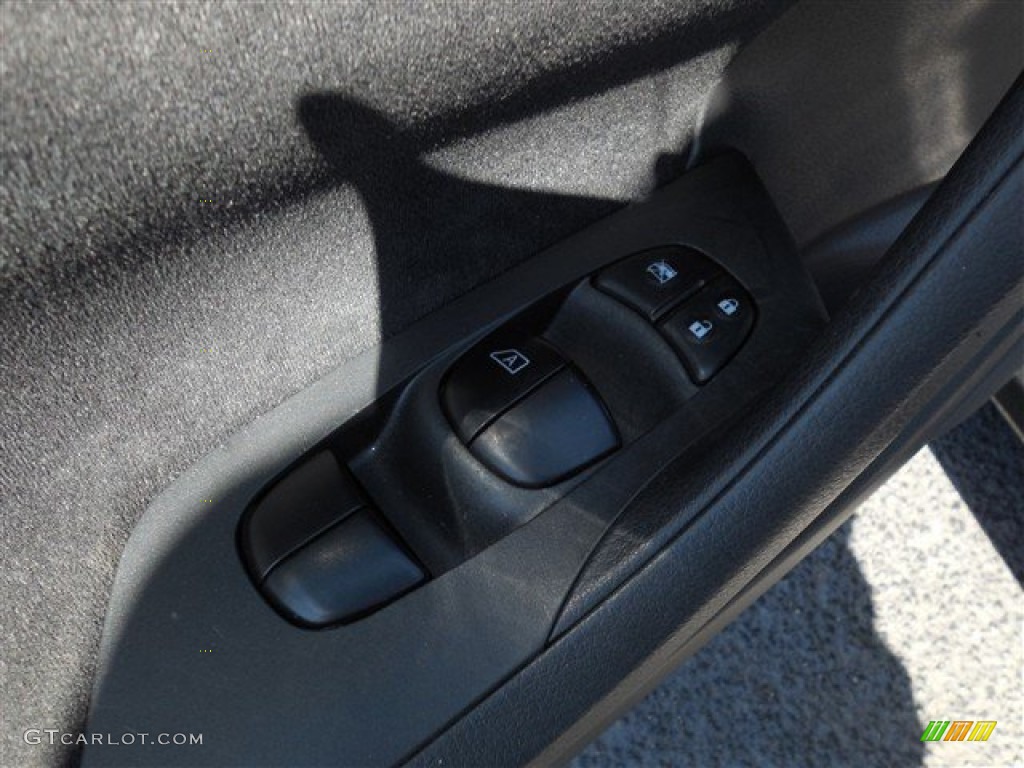 2013 Altima 2.5 S - Super Black / Charcoal photo #18