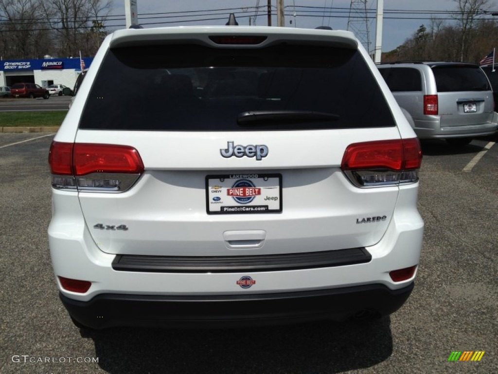 2014 Grand Cherokee Laredo 4x4 - Bright White / Morocco Black photo #5