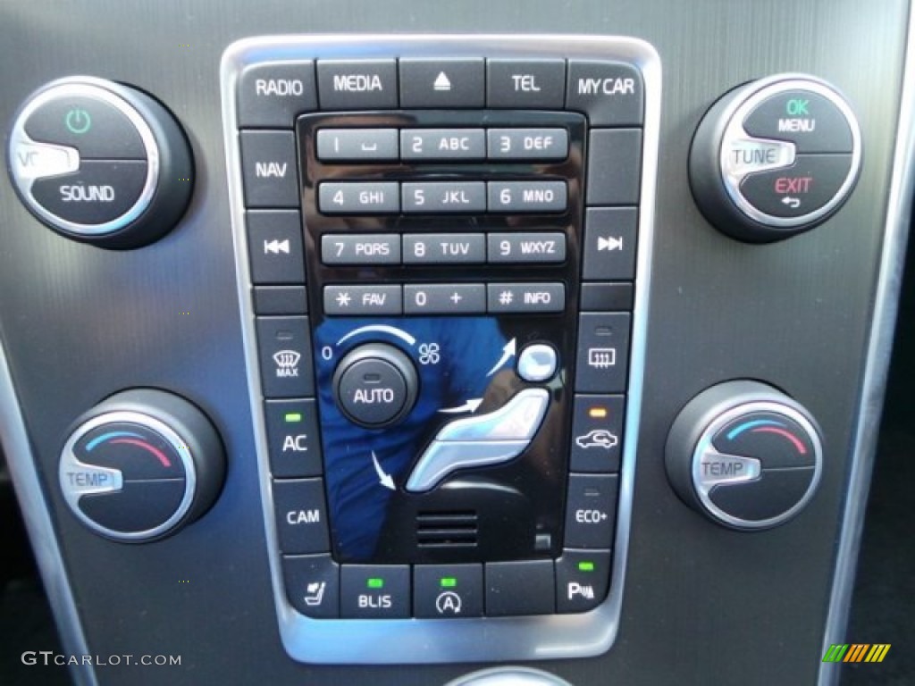 2015 Volvo XC60 T5 Drive-E Controls Photo #92469304