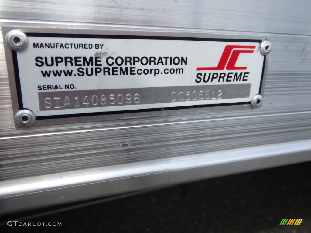 2014 Express Cutaway 3500 Moving Van - Summit White / Medium Pewter photo #17