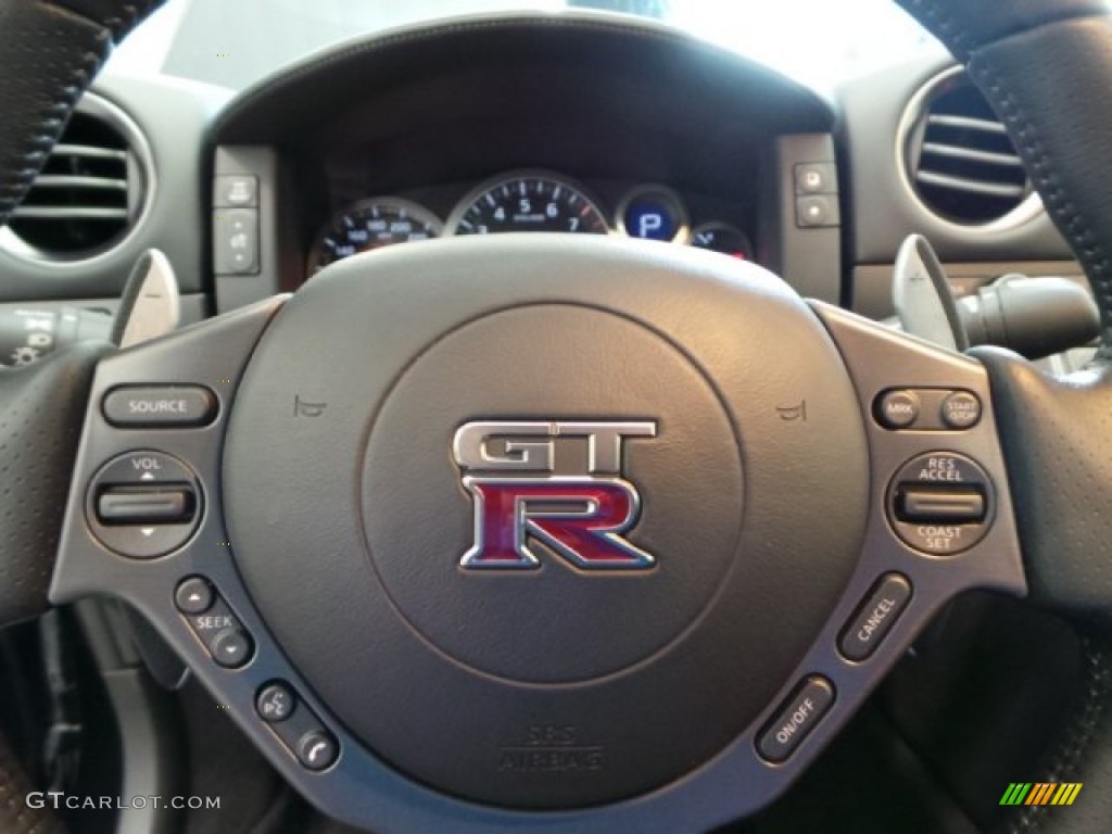 2013 Nissan GT-R Premium Steering Wheel Photos