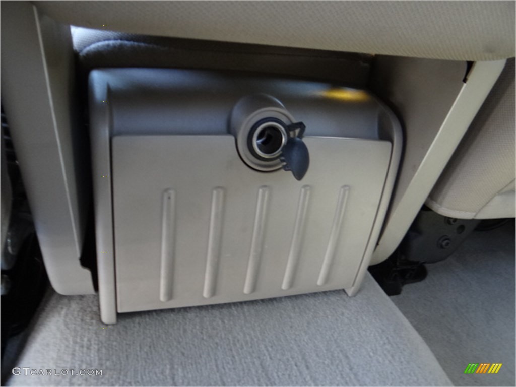 2005 F150 XLT SuperCrew - Arizona Beige Metallic / Castano Brown Leather photo #12